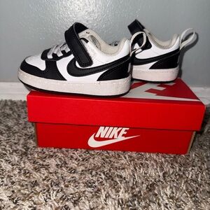 Nike Kids Black and White Velcro Sneakers